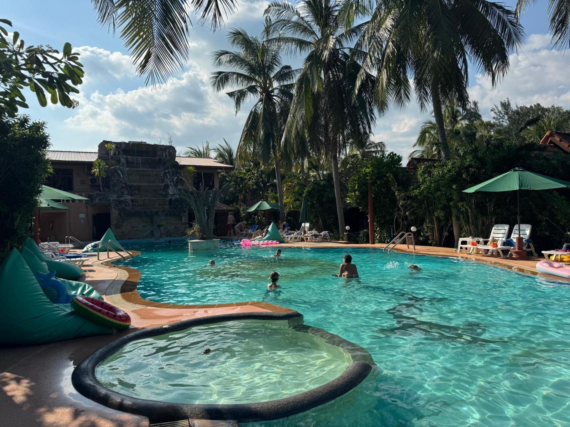Laguna Beach Club Resort Ко-Ланта Екстер'єр фото